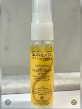 Alterna Bamboo Smooth Curls Anti-Frizz Curl Re-Activating Spray -